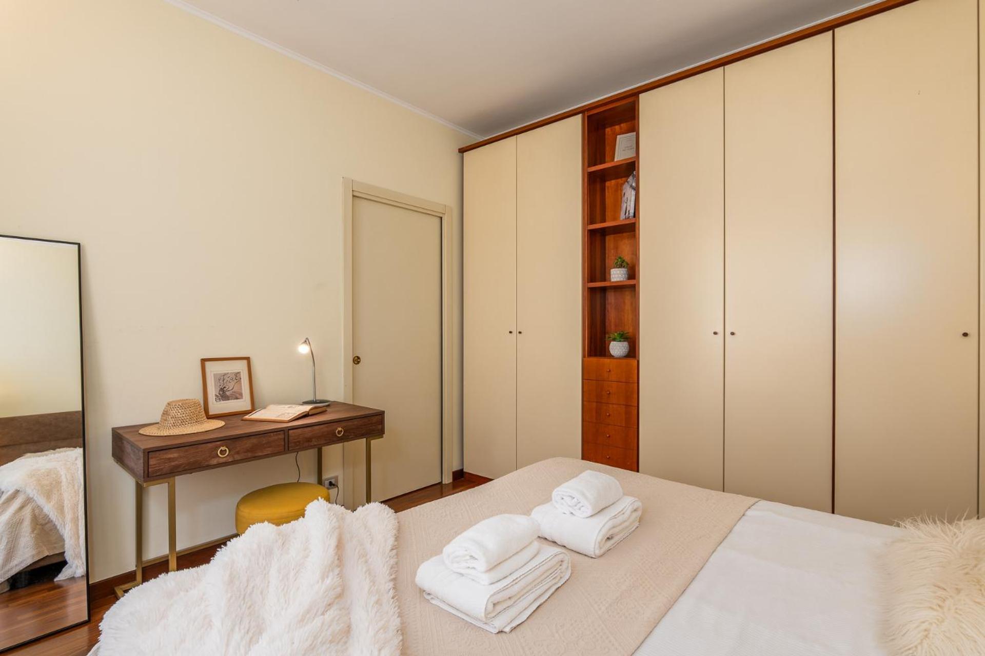Flat In Center With Terrace, Near Garibaldi Fs Apartment *