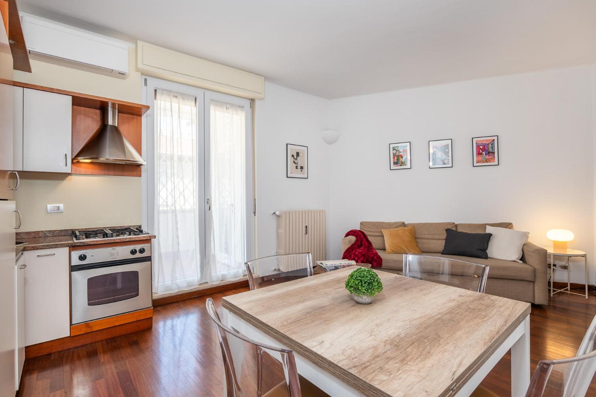 Apartment Flat In Center With Terrace, Near Garibaldi Fs *